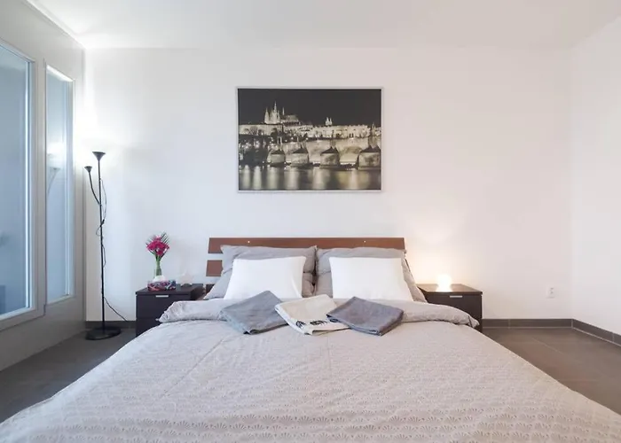 Bright Studio, 10Min To The Centre, Free Parking