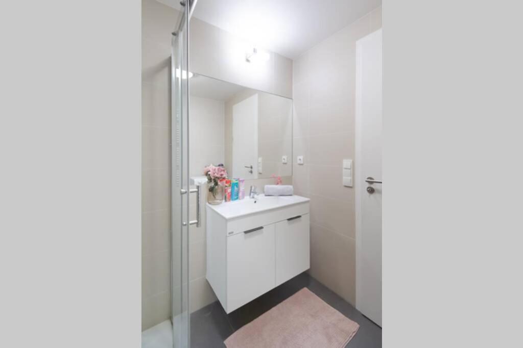 Bright Studio, 10min To The Centre, Free Parking 公寓 *